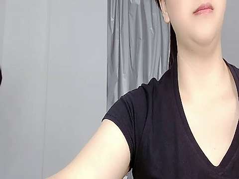 2HangFen naked stripping on cam for live sex video chat