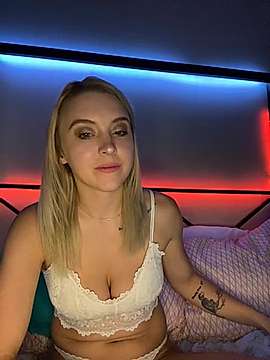 Amelia_Claire_ naked stripping on cam for live sex video chat
