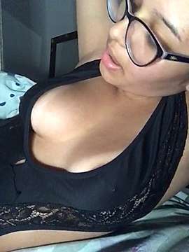 AphroditVenus naked stripping on cam for live sex video chat