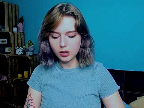 Briar_Lee naked stripping on cam for live sex video chat