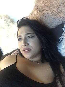 Carolinn_ naked stripping on cam for live sex video chat