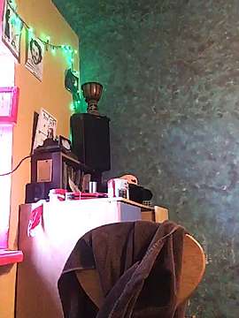 Cute_Bitch_Squirting naked stripping on cam for live sex video chat