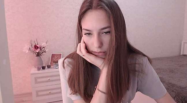 FiorellaDivine naked stripping on cam for live sex video chat