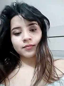 Holly_Baker2 naked stripping on cam for live sex video chat