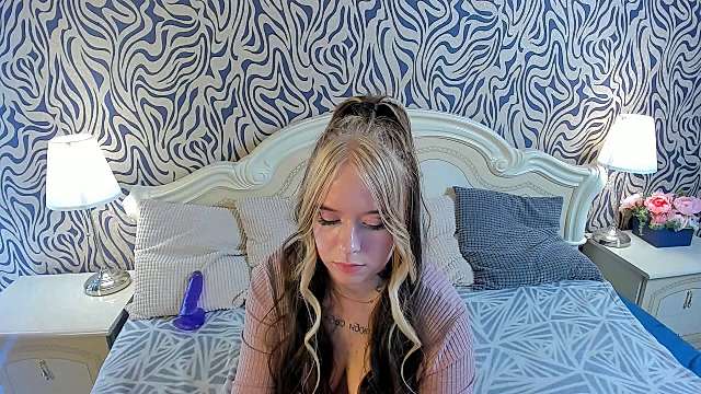 Ivy_Becker naked stripping on cam for live sex video chat