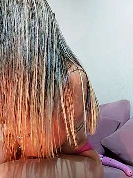 Juno- naked stripping on cam for live sex video chat