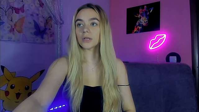 KittyImpressive naked stripping on cam for live sex video chat