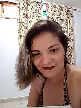 Lhiz naked stripping on cam for live sex video chat