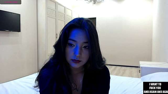 lola_7 naked stripping on cam for live sex video chat