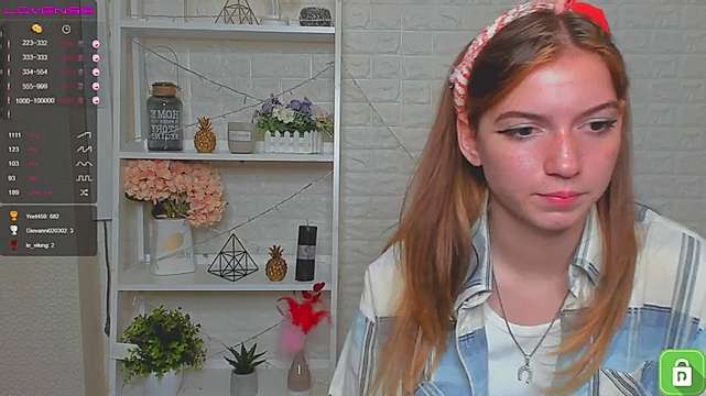 Lolla_Wood naked stripping on cam for live sex video chat