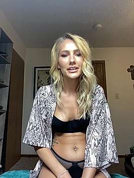 misskitty0070 naked stripping on cam for live sex video chat