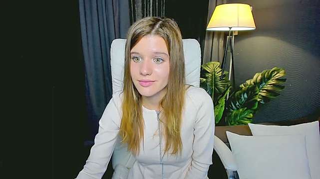 Nicole_Berlinse naked stripping on cam for live sex video chat