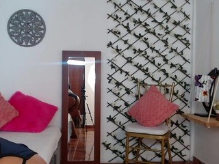 SARA-WALKER naked Live Sex Chat Room