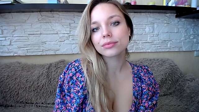 Sara_Browney naked stripping on cam for live sex video chat