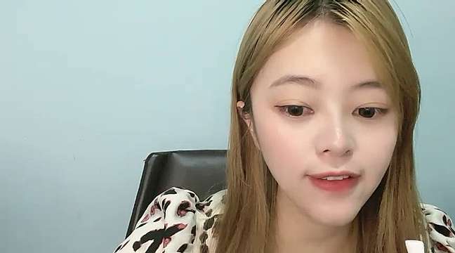 Seraphine_01 naked stripping on cam for live sex video chat