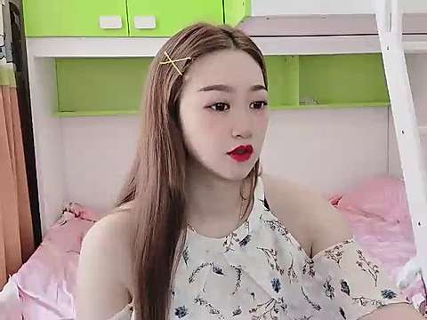 sunshine-Q naked stripping on cam for live sex video chat