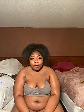 Thickbaby887 naked stripping on cam for live sex video chat