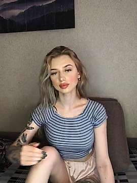 Velerianaa naked stripping on cam for live sex video chat