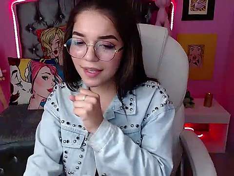 VENUS_DESIRE naked stripping on cam for live sex video chat