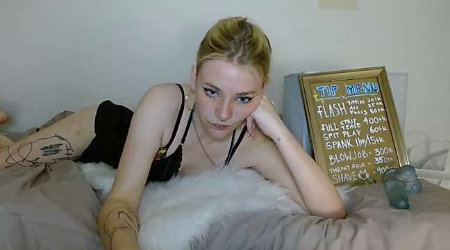 xaprilxlovex naked stripping on cam for live sex video chat