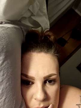 aliah_babyxo naked stripping on cam for live sex video chat