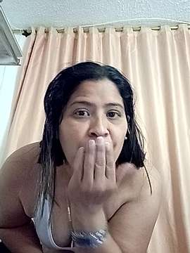 Aliciaparker_ naked stripping on cam for live sex video chat