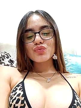 Aliciasstar_ naked stripping on cam for live sex video chat
