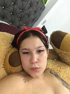 AmandaFoxter naked stripping on cam for live sex video chat