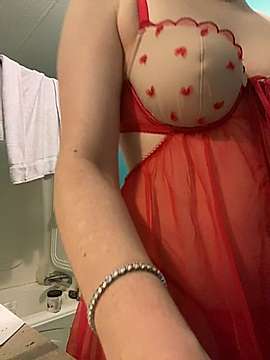 Bigbootyginger69 naked stripping on cam for live sex video chat
