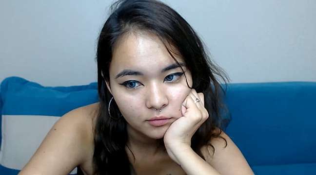 binsoo naked stripping on cam for live sex video chat