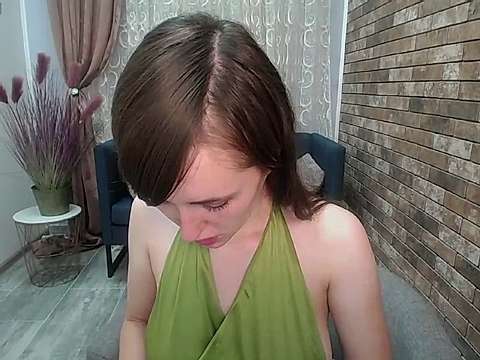 Cecelia_Reed naked stripping on cam for live sex video chat