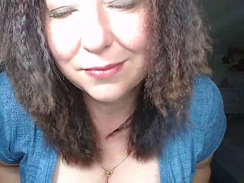 clamisha naked stripping on cam for live sex video chat