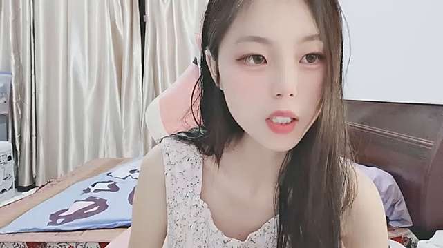 CNAlissa naked stripping on cam for live sex video chat