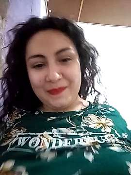 Dara_Sophia_ naked stripping on cam for live sex video chat