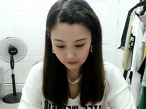 Einis-Baby naked stripping on cam for live sex video chat
