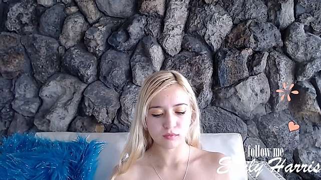 EMILY_HARRISS_ naked stripping on cam for live sex video chat