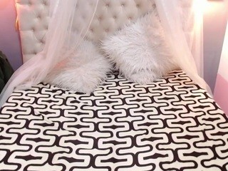 emmaa-lee naked Live Sex Chat Room