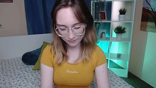 eva_moss naked stripping on cam for live sex video chat