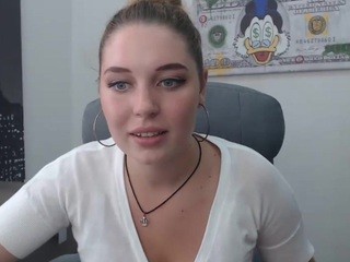 ?, L?I?L?I? naked Live Sex Chat Room