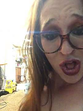 FayeRosalin naked stripping on cam for live sex video chat