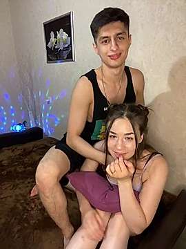 Full_Hub naked stripping on cam for live sex video chat