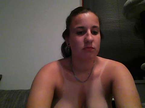 geilmeisje98 naked stripping on cam for live sex video chat