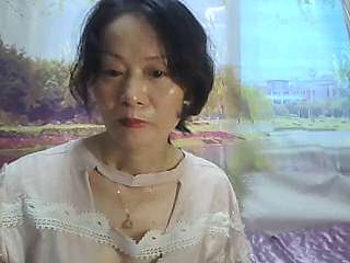 HaraVoss naked stripping on cam for live sex video chat