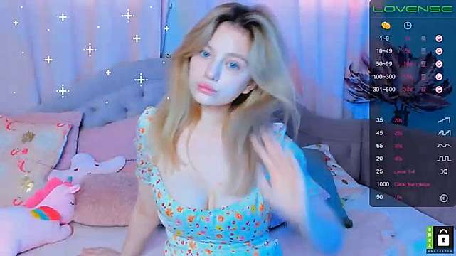 Katie_Louis naked stripping on cam for live sex video chat