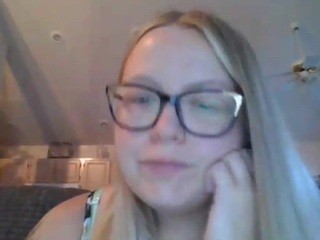 lilhunnybunnie naked Live Sex Chat Room