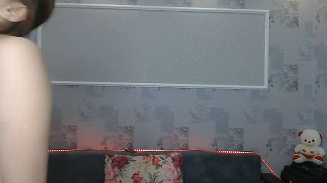 lili_cinder naked stripping on cam for live sex video chat