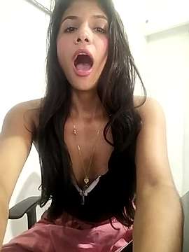 Mariana_Skinny_ naked stripping on cam for live sex video chat