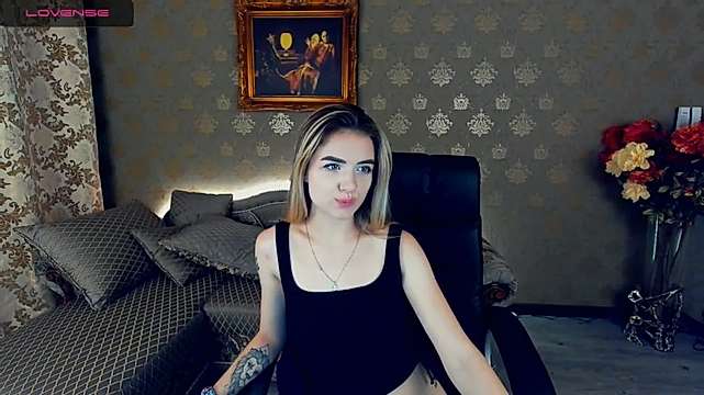 OliviaTease naked stripping on cam for live sex video chat