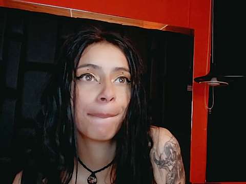 Sara_and_Jorhs naked stripping on cam for live sex video chat
