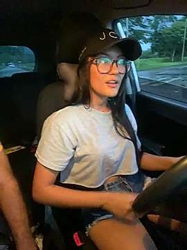 Sashua06 naked stripping on cam for live sex video chat